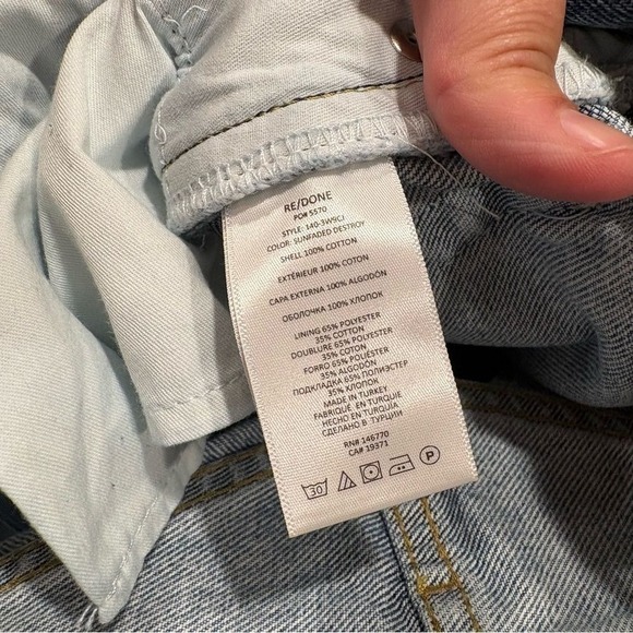RE/DONE 90s Comfy Jean - Sunfaded Destroy Women's Size 26 Distressed NWT Revolve - Picture 8 of 14